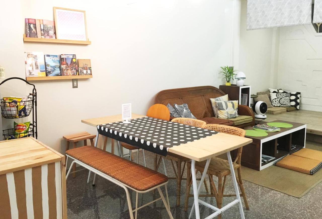 Tainan Gu Hostel Екстериор снимка